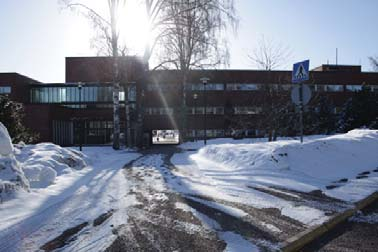 eheä julisivupinta / aupuniuvassa erottuva raennus vilas aupan julisivu evyelle liienteelle