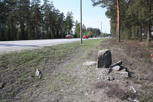 Inkosgård Laji: Muu rakenne Tyyppi: kivirakenteet Tyypin tarkenne: rajapyykit Rauhoitusluokka: - Lukumäärä: 1 Ajoitus: historiallinen Koordinaatit: P: 6657537 I: 307505 (EUREF-FIN) Z/m.