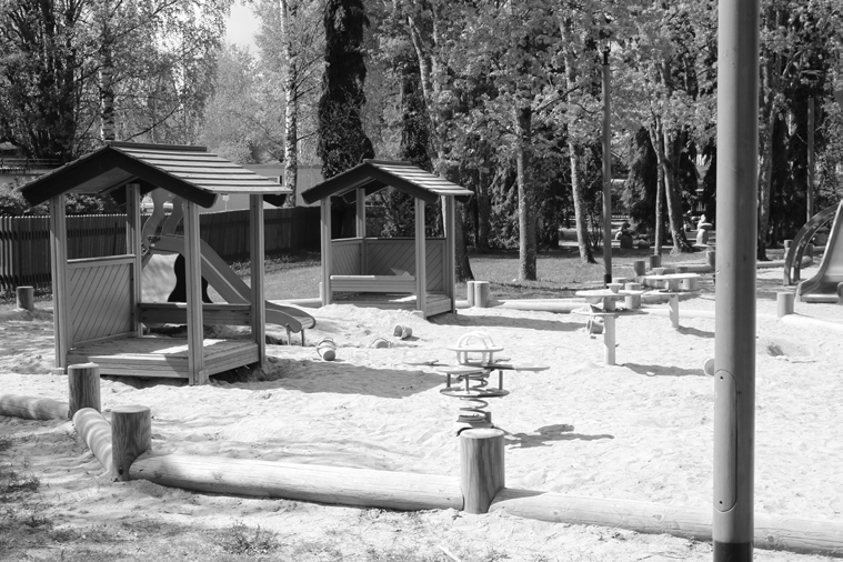 Näiden ulkotilatoimintojen lisäksi Kehä Vihreällä on paljon muita toimintoja kuten Seminaarimäen ja Mattilanniemen yliopistokampukset, Hippoksen laajat sisäurheiluhallit, Älylän museo- ja