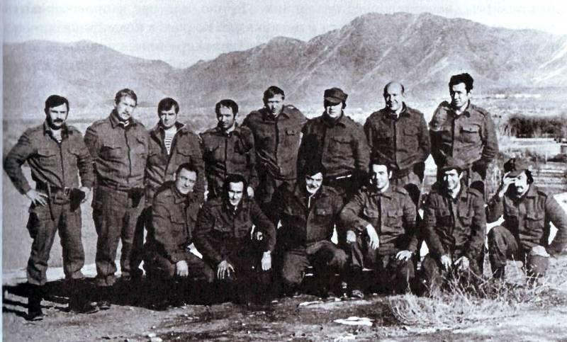 Etujoukko Sotilasneuvonantajat Bagramin lentotukikohdassa kesästä 1979