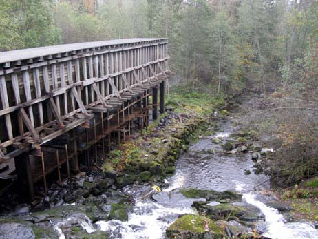 Karjaanjoen rannat eivät ole olleet soveliaita asumispaikkoja jyrkkyytensä ja sortumisvaaran vuoksi.