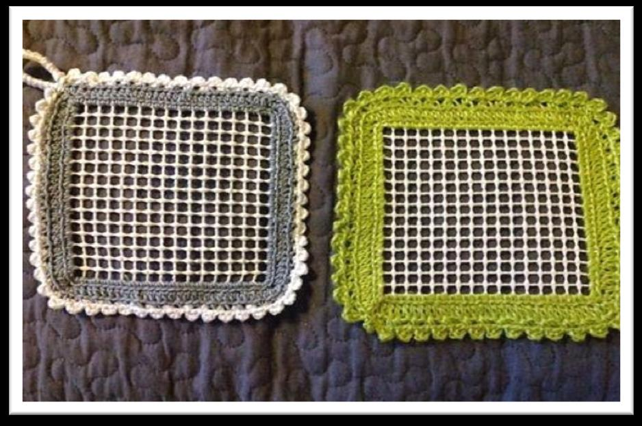 Purkinavaaja Tarvikkeet: liukuesteverkkoa, puuvillalankaa ja sopiva virkkuukoukku (esim 2.5) Ohje: 1. Leikkaa liukuesteverkosta neliön muotoinen pala, noin 12cm x 12cm 2.