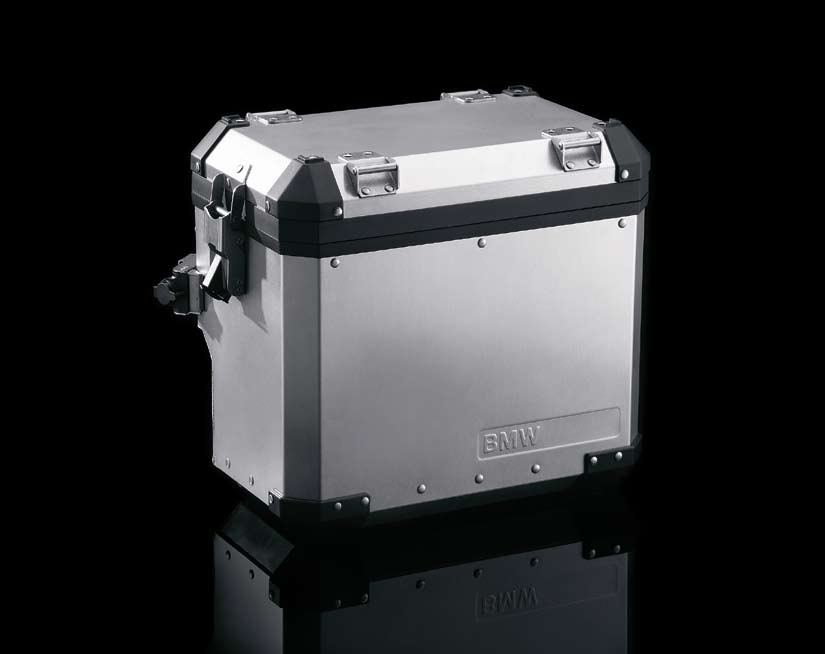 Kantokahva alumiiniseen sivulaukkuun tai takalaukkuun R 1200 GS Adventure Setti sisältää kantokahvan ja 4 hihnaa Sitä voidaan käyttää myös muiden tavaroiden kiinnittämiseen takalaukkuun tai