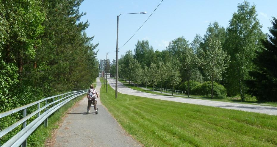 Yleistä Viisaan liikkumisen kyselyn perusteella henkilöauto on yleisin kulkutapa koulu- ja työmatkoilla Kesällä 80 % ja talvella 82 % matkoista tehdään henkilöautolla.