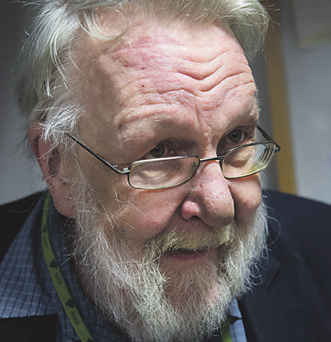 kuolleita Monen toimen mies Valoisa optimisti Toimittaja Juhana Lepoluoto kuoli 69-vuotiaana kotonaan Muuramessa 16. lokakuuta 2015. Hän oli syntynyt 25. kesäkuuta 1946 Hauholla.