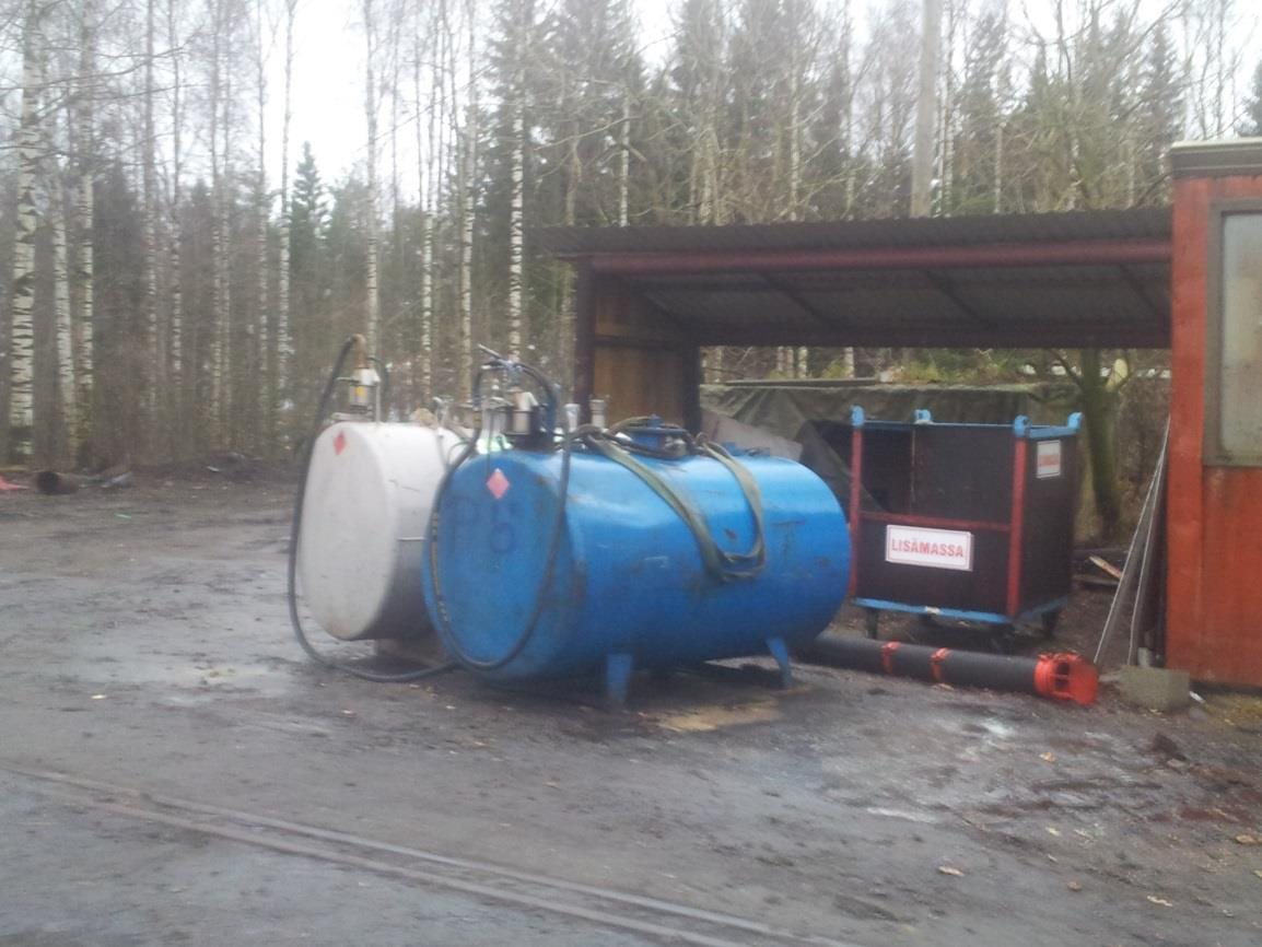 hakekentän vieressä Kuva 15