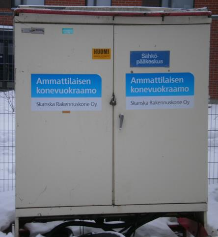 28 (50) 8.1 As. Oy Pappilankulman kerrostalon tarvitseman tehon kartoittaminen Pääkeskuksen sulakkeen koon määrittäminen tehtiin As Oy Pappilankulman yhdistetystä pääkeskuksesta.