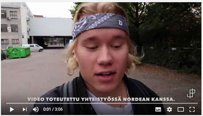 Kuva 11. Kuvankaappaus Miten käytän käteistä?-vlogista (Parkkali 9.10.2016) Videolla Parkkali miettii sitä, kuinka suuri merkitys nykyajan pankkipalveluilla on hänen jokapäiväisessä elämässään.