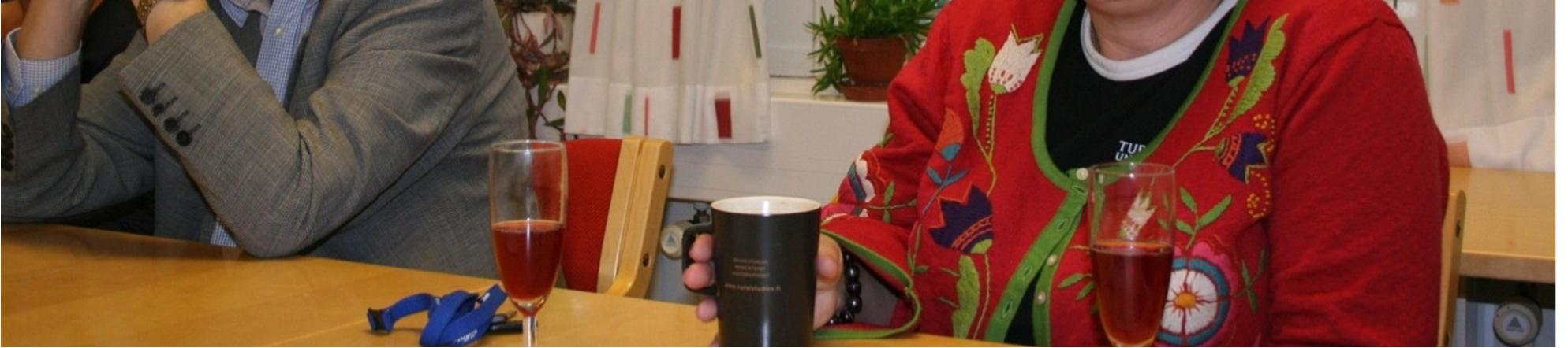 Palautetta voi antaa anonyymisti kansatieteen sivuilla olevaa lomaketta käyttäen (http://www.hum.utu.fi/oppiaineet/kansatiede/palaute.