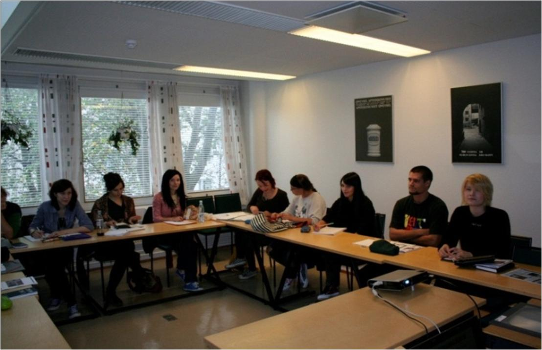 KANSATIEDE, Turun yliopisto Kenttätyö Vuoden 2010 työseminaarilaisia. Kuvaaja: Jussi Lehtonen. Yksi kulttuurientutkimuksen oppiaineita yhdistävä tekijä on kenttätyö.