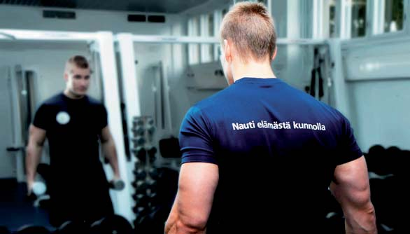 Haku sotatieteiden kandidaatin ja maisterin tutkintoihin johtavaan koulutukseen Sotatieteiden kandidaatin tutkintoa suorittamaan voi hakeutua kahta eri reittiä: - päähaussa maasotalinjalle ja