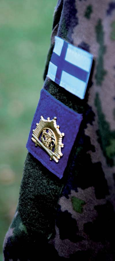 Maanpuolustuskorkeakoulu Maanpuolustuskorkeakoulu (MPKK) on sotatieteellinen korkeakoulu, josta valmistuvat upseerit sijoittuvat Puolustusvoimien (PV) ja Rajavartiolaitoksen (RVL) tehtäviin.