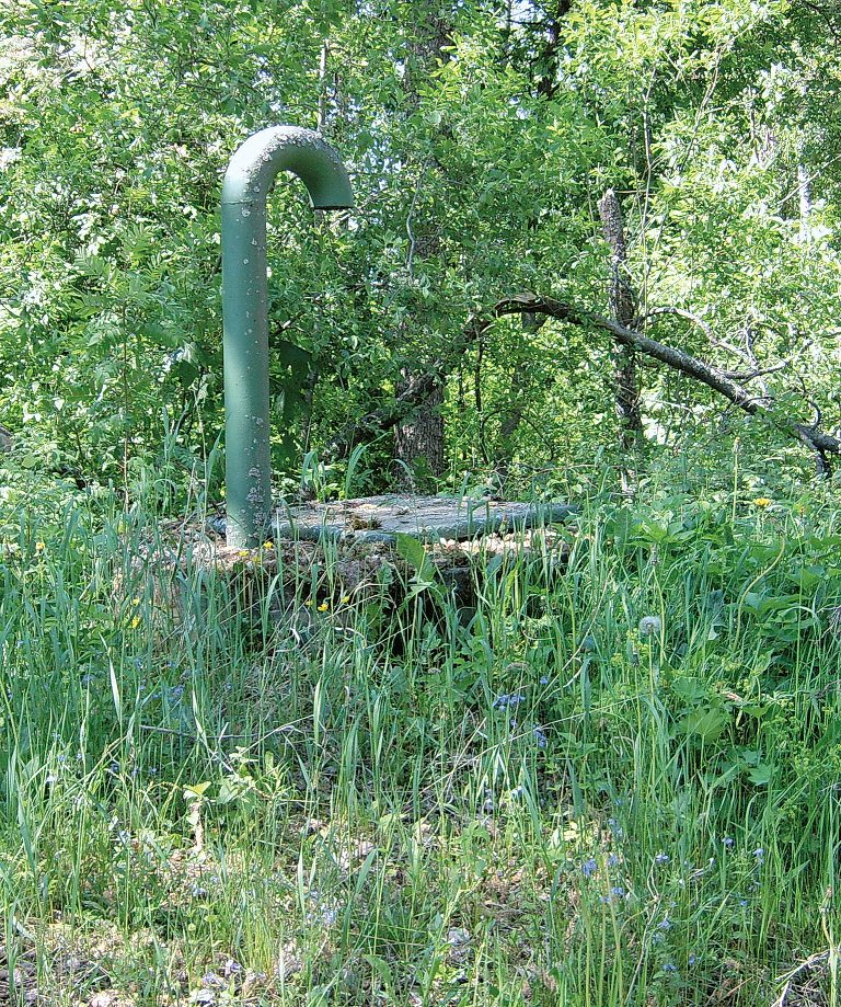 Kuva 2. Luontolan vedenottamokaivo Vihdin Nummelanharjulla.