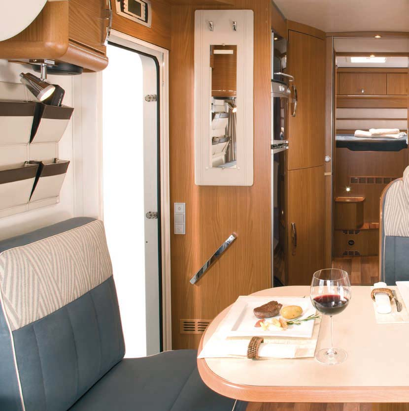 Tunnelmaa ja tyyliä HYMER-matkailuautoissa on tyyliä ja toimivia ratkaisuja.