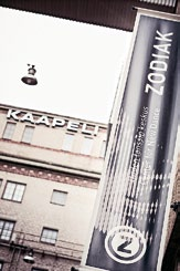 ZODIAK INFO Zodiak Uuden tanssin keskus on nykytanssiin keskittyvä esitys-, tuotanto- ja tapahtumakeskus sekä Helsingin tanssin aluekeskus.
