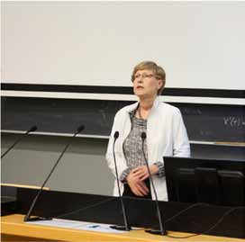 40 vuotta suomalaisen siitepölyallergisen tukena Allergia & Astma 3/2016 Turun yliopiston aerobiologian yksikön juhlaseminaari tarjosi läpileikkauksen siitepölytiedotuksesta ennen ja nyt.
