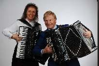 To 26.6. klo 19 Kesäillan valssi -harmonikkakonsertti Hanurilegenda Veikko Ahvenainen; Carina Nordlund, Pieksämäen Harmonikkakerho; Kultaisen Harmonikan finalisti Ida Rajala.