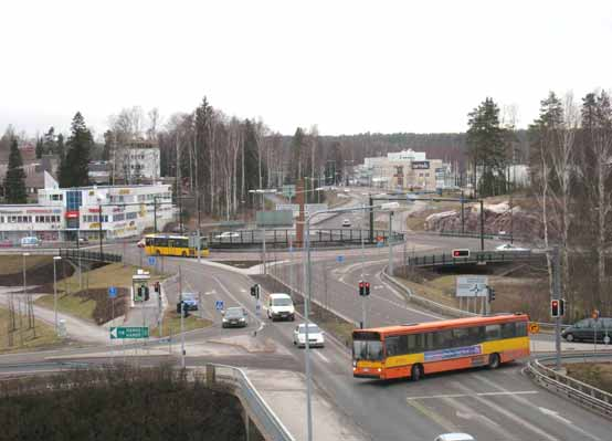 4.3 Nöykkiönkadun avaamisen vaikutukset liikennemääriin Nöykkiönkatu avattiin liikenteelle 1.10.2003. Syksyllä 2004 Nöykkiönkadun eteläpään liikennemäärä oli 7 300 ajon/vrk.