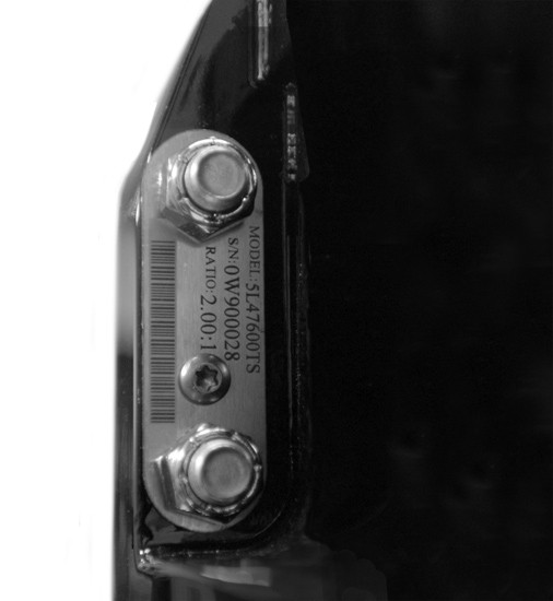 Srjnumeroiden j huoltokohteiden värikooditrr Moottorin srjnumero on myös leimttu