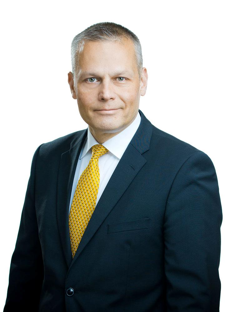 Kertaluonteiset erät -9,0-28,4 Liikevoitto (-tappio) 22,7-7,0 Tulos/osake (euroa)