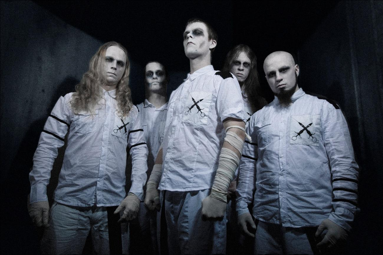 8 KUVA 1 Blood-stained promokuva 2009 (Kuva: Tatu Blomqvist 2009) 2.