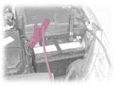 140 - Hyödyllisiä tietoja AKKU Akun lataaminen akkulaturilla: - irrota akun navat - noudata akkulaturin valmistajan käyttöohjeessa olevia ohjeita - kytke navat takaisin, aloita miinusnavasta (-) -