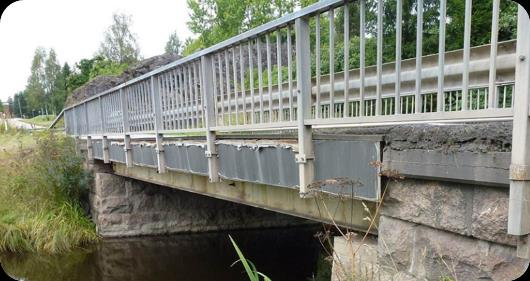 teräsrakenteet. Silta sijaitsee valtatiellä 25. Laaksotien alikulkukäytävä (1966), Espoo U-1003 Laaksotien alikulkukäytävän peruskorjaus, jossa uusitaan reunapalkit, kaiteet ja vesieristeet.