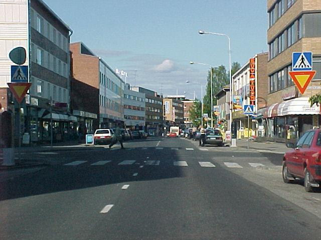 1. Hankkeen tausta ja tavoitteet. Kaupunkikeskustojen monipuolinen parantaminen on keskeinen osa hyvää yhdyskuntapolitiikkaa. Rovaniemi oli mukana v.