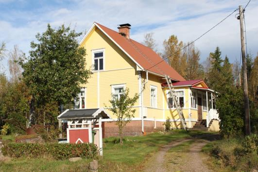 Vuoden 1965 pohjakartan mukaan kaavamuutosalueen länsiosassa on sijainnut asuinrakennus, jonka pihapiiristä on jäänteenä vanhat
