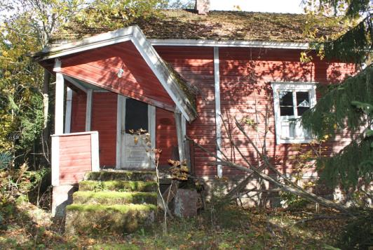 Sen on suunnitellut arkkitehti Theodor Decker. Kirkko on muodoltaan länsitornillinen pitkäkirkko.