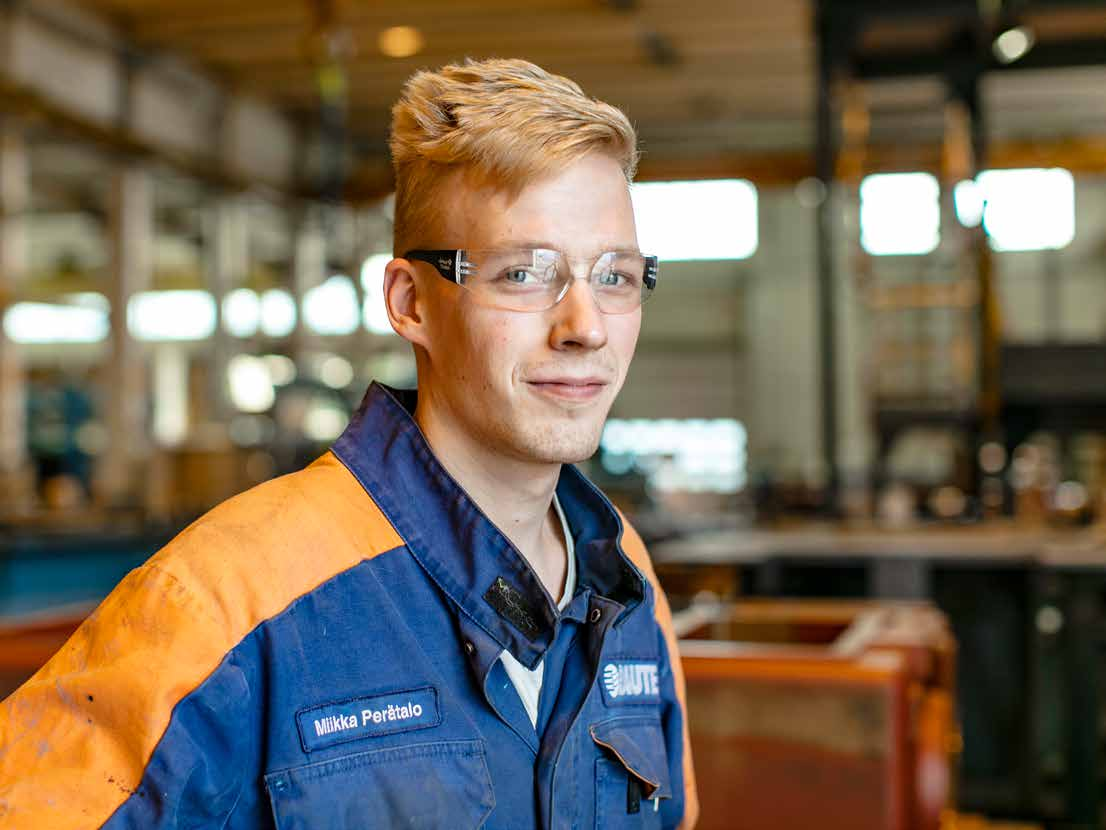 TOIMINTAYMPÄRISTÖ INVESTOINNIT TUOTANTOKAPASITEETIN LISÄÄMISEEN JATKUIVAT Raute palvelee viilu-, vaneri- ja