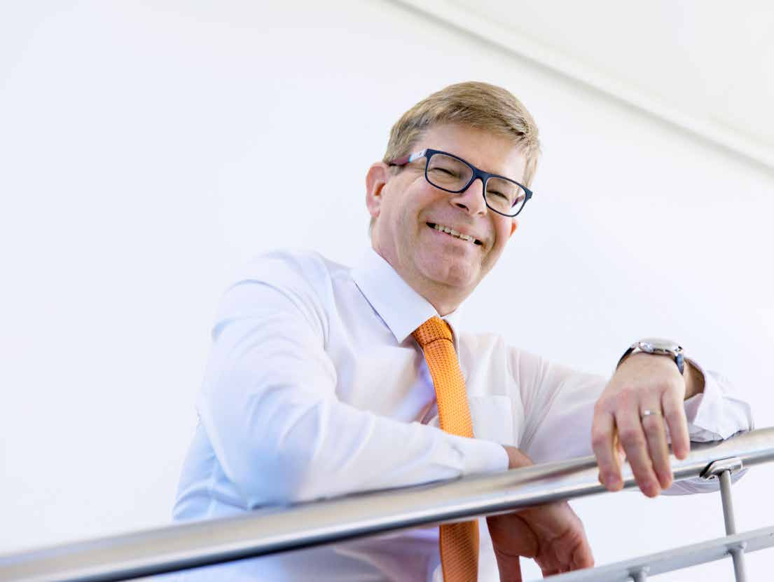 TOIMITUSJOHTAJAN KATSAUS UUSIEN TILAUSTEN