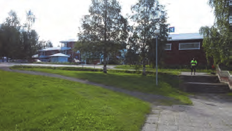 Ovikellon painonappien tekstien uusiminen ja ovikellon siirto alaspäin. Kirjasto Kirjaston piha-alueelle vie Sandelsintieltä huonokuntoinen kevyen liikenteen yhteys.