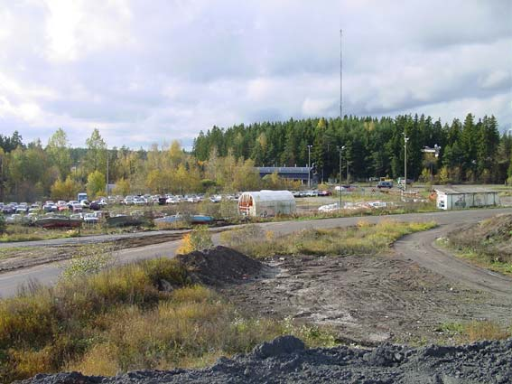 Ympäristövaikutusten arviointiselostus 83 (130) Jätteen lajittelulaitos Topinojalle Suunniteltu lajittelulaitos sijoittuu nykyisen romuautojen varastointikentän paikalle kaatopaikka-alueen