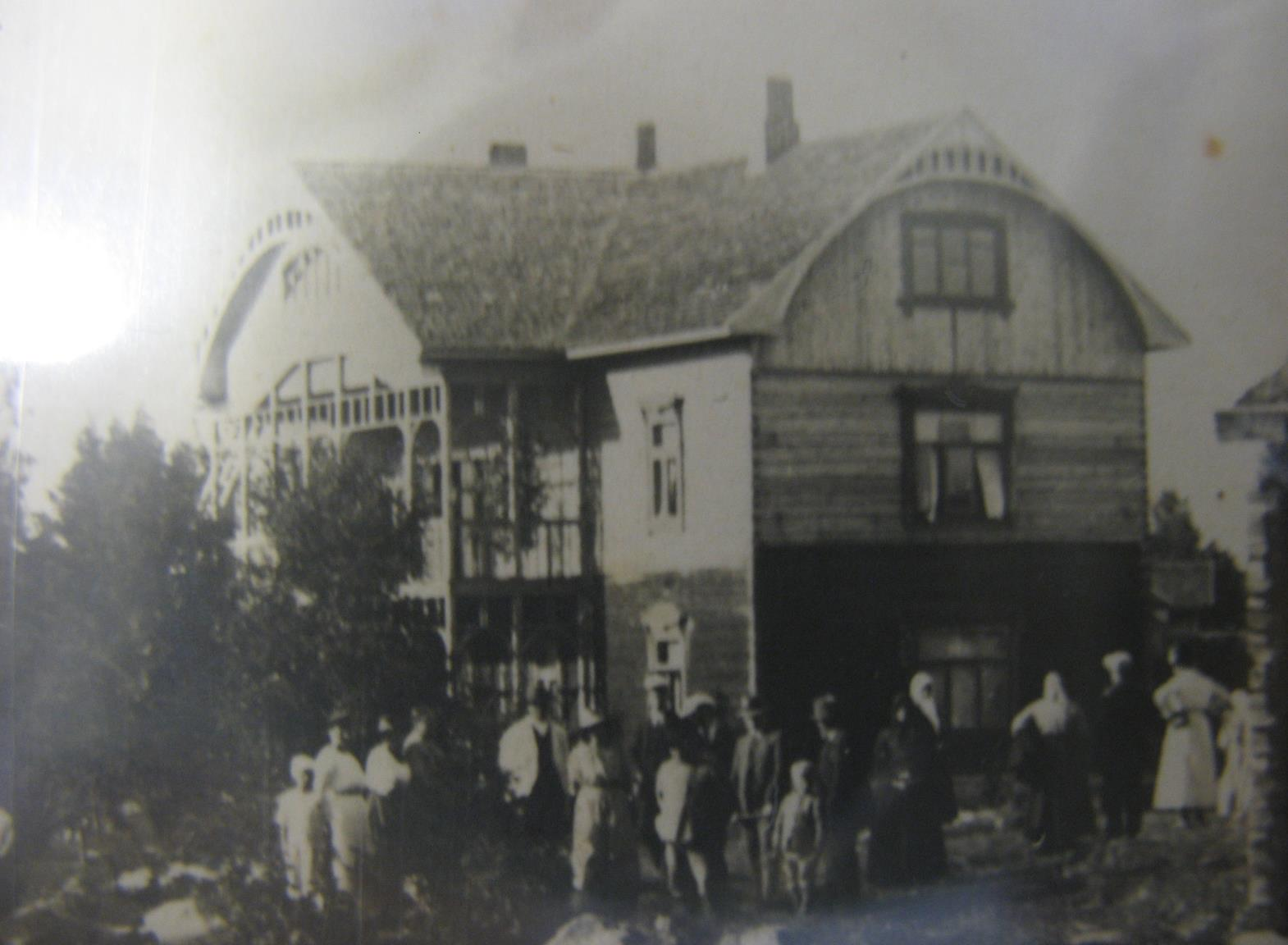 Abraham Markkanen rakentaa