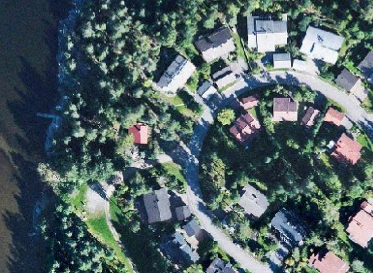 2 (13) SUUNNITTELUN TAUSTA JA TAVOITTEET Suunnittelun tavoitteena on asuinalueen tiivistäminen mahdollistamalla yhden uuden omakotitalon rakentaminen alueelle.