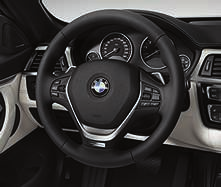 (Vakiovaruste aktiivisen vakionopeussäätimen, BMW Head Up -näytön ja navigointijärjestelmän Professional yhteydessä).