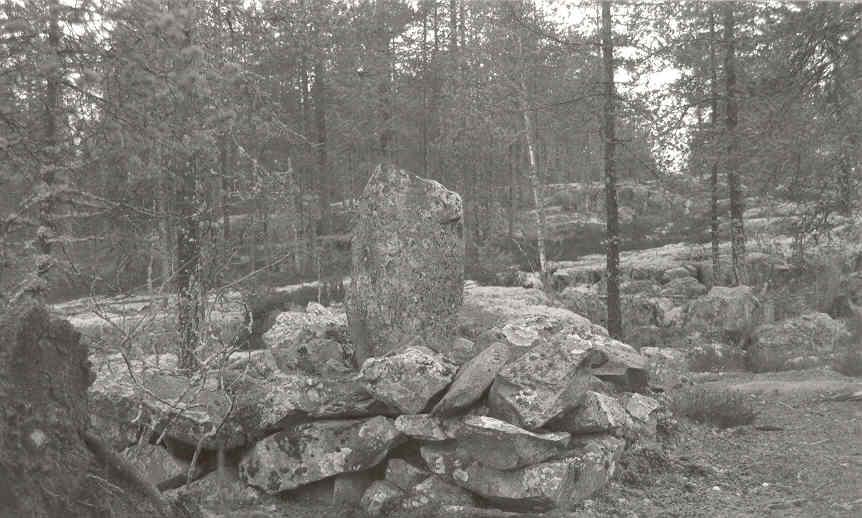 Määrittämisperusteet Kiinteistönmuodostamislaki ei aseta mitään rajan paikan määrittämisperustetta ensisijaiseksi, vaan asia jää tapauskohtaisesti harkittavaksi.