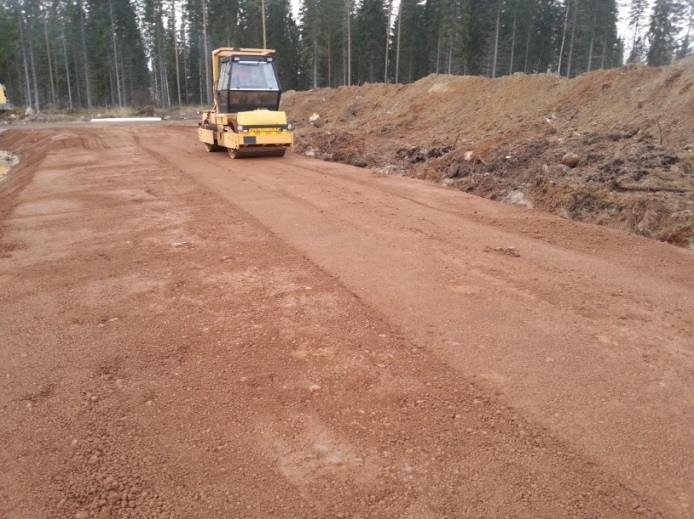 Rakentaminen Kuljetus Tiivistyskerrat Kantavuus fill-r Kantavuus murskeelta Sorakasettiautot (Rakennuspaikalla voi ajaa yli heti levityksen jälkeen) Levittäminen Kaivinkone ym (ei telatraktori)