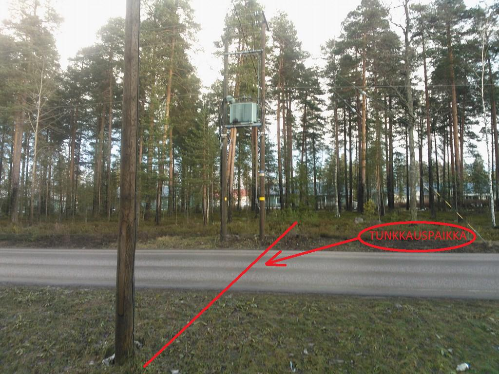 37 Yleensä tien alitse tunkataan 400 mm teräsputki, jonka sisään asennetaan muoviputket. Halkaisijaltaan 400 mm teräsputken sisään voidaan asentaa esimerkiksi putket 3xP110 ja 2xP140.