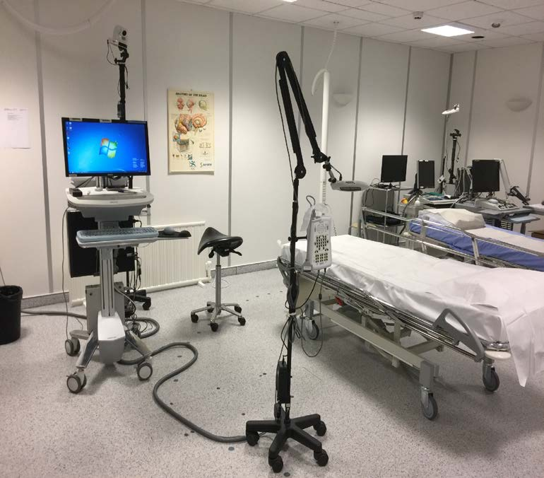 NORMAALI EEG Spontaani aivosähkötoiminta koostuu eritaajuisista jänniteheilahteluista Alfa 8-13 Hz, beta yli 13 Hz, delta alle 4 Hz ja theta 4-8 Hz