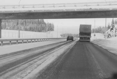 Ajokäyttäytyminen ja tienkäyttäjien mielipiteet