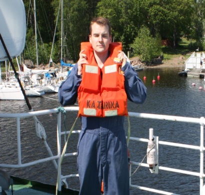 ensisijaisesti pelastuspuvun kanssa. 1.