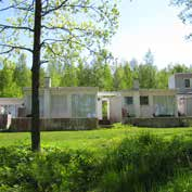 MERI-TEIJO Meri-Teijon lomaosake, Villa Matilda, sijaitsee lähellä Saloa, merenrannalla rauhallisella paikalla. Sinne on matkaa Helsingistä noin 135 km ja Turusta noin 75 km.