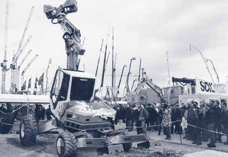 1913 Tehtaalla rakennetaan noin sata autotraktoria.