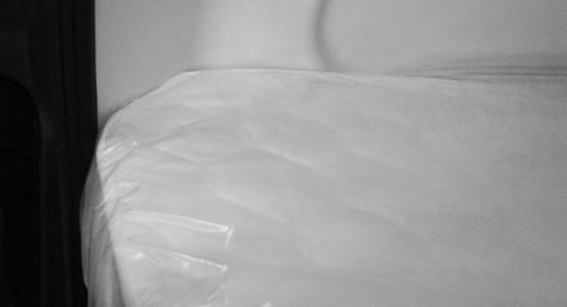 54 6. Sisätilat 1 2 3 Patjojen sijoittaminen Aseta nyt kolme patjaa pituussuunnassa sälepohjien päälle.