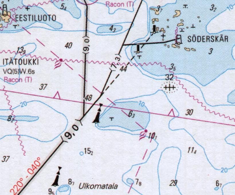 7. Merkintäpaikka on 60 03,5 N 025 18,0 E. Ylittäessäsi 9 m väylän, jonka linjamerkit ovat Söderskärin länsipuolella, suunnit sen yhdyslinjan varakompassilla kompassisuuntimassa 029.