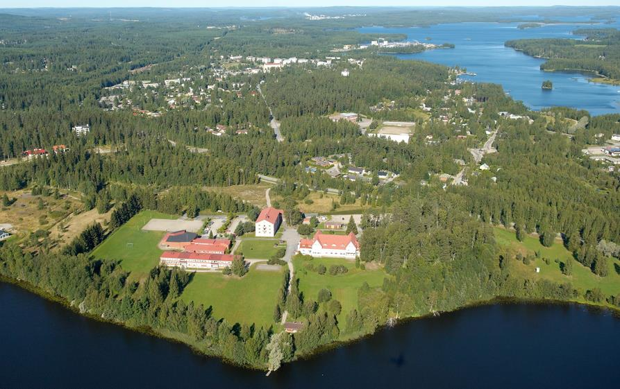 1 SUUNNITTELUALUE Suunnittelualue sijaitsee noin 1,5 kilometrin etäisyydellä Suolahden taajaman keskustasta Suojärven rannalla. Suunnittelualue on kooltaan noin 13,4 ha.