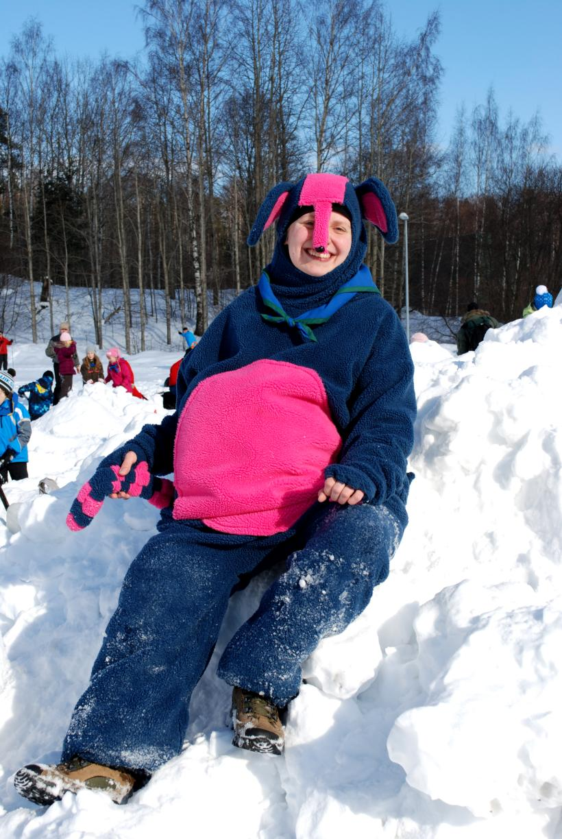 LUMIVEISTOSKISA EPT:n sudariryhmä järjestää perinteisen lumiveistoskisan jälleen sunnuntaina 4.3.2012. Kisaan ovat tervetulleita kaikenikäiset ja kokoiset joukkueet.