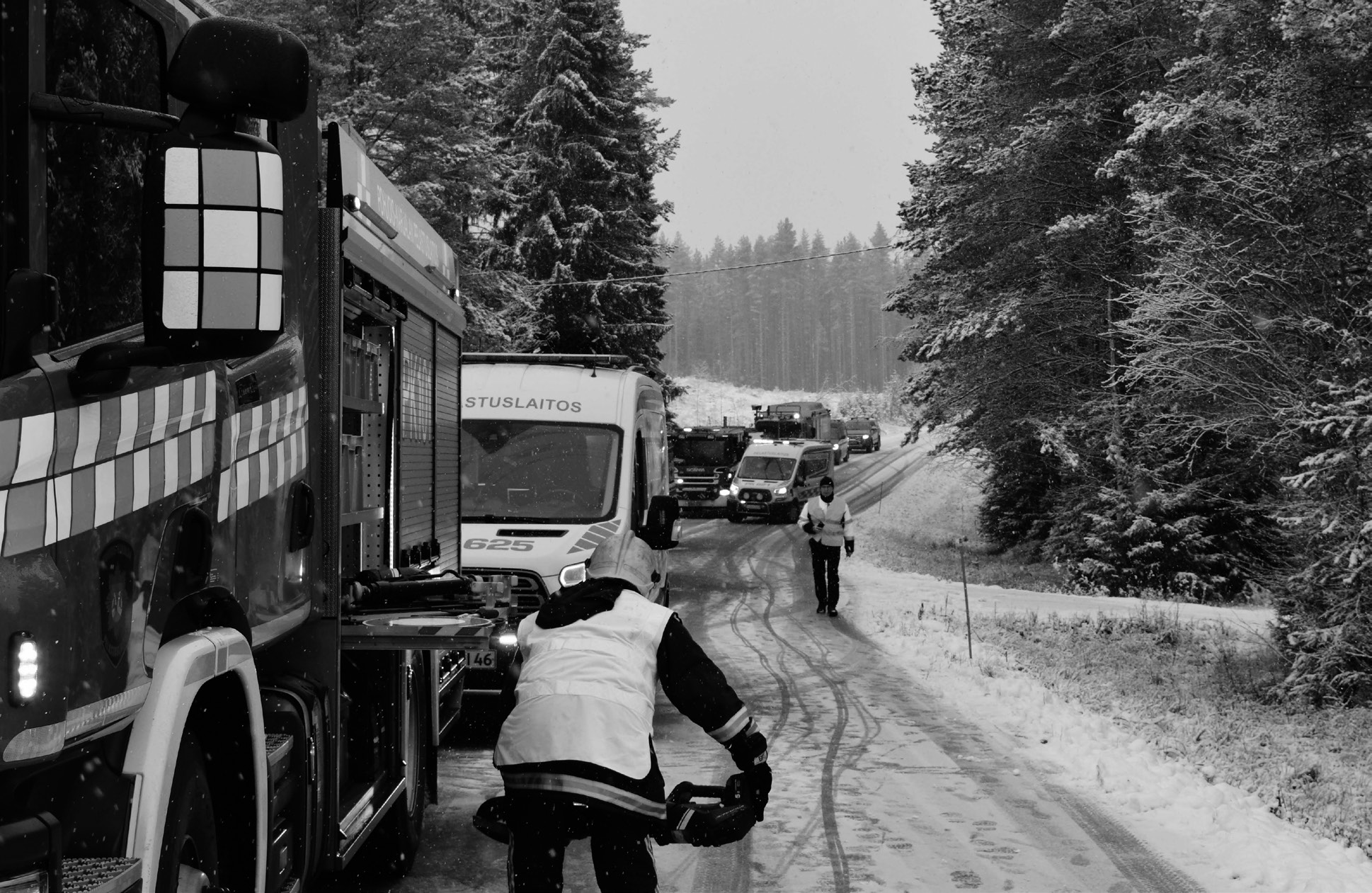 VAPAAEHTOINEN PELASTUSPALVELU Raide2016 suuronnettomuusharjoitus Joensuussa Joukko SPR:n vapaaehtoisia osallistui Vapaaehtoisen pelastuspalvelun hälytysryhmien mukana Pohjois-Karjalan